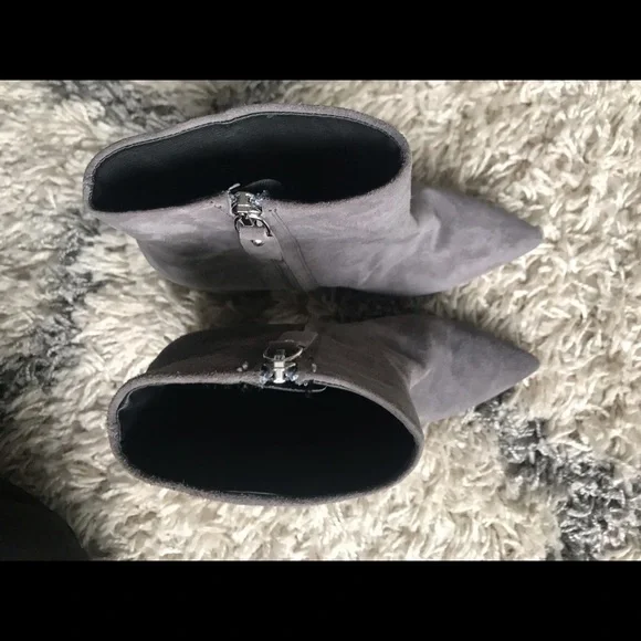 NEW Barneys New York Gray Ankle Booties Mismatched Size 5 & 6 womens Short Boots